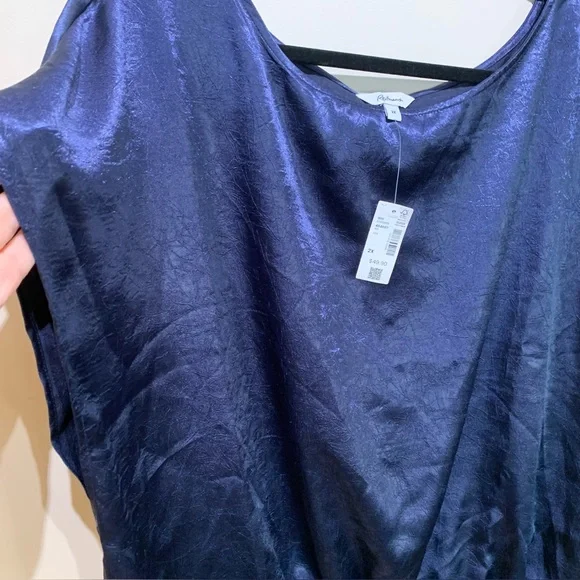 Elegant Blue Satin Top - Picture 6 of 10